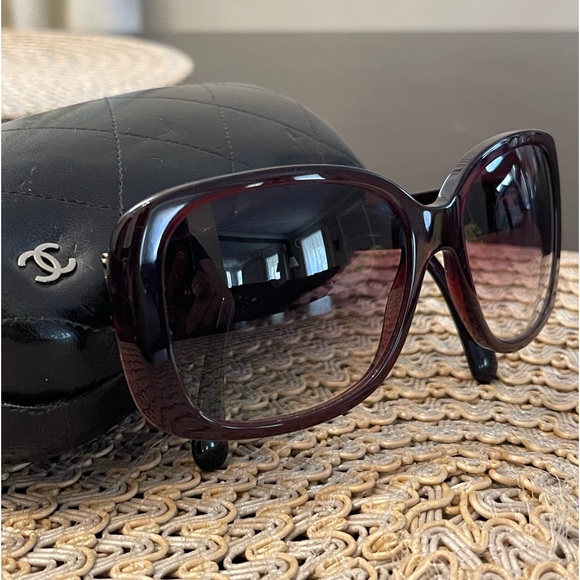 Chanel CC Turnlock Sunglasses 5234 Q - Picture 2 of 5